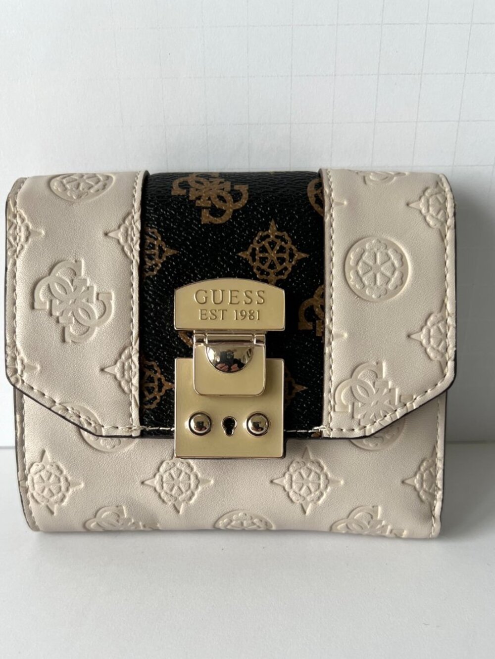 GUESS Wallet, Carlson Trifold, Stone White,  Brown Trim Peony Pattern, EC